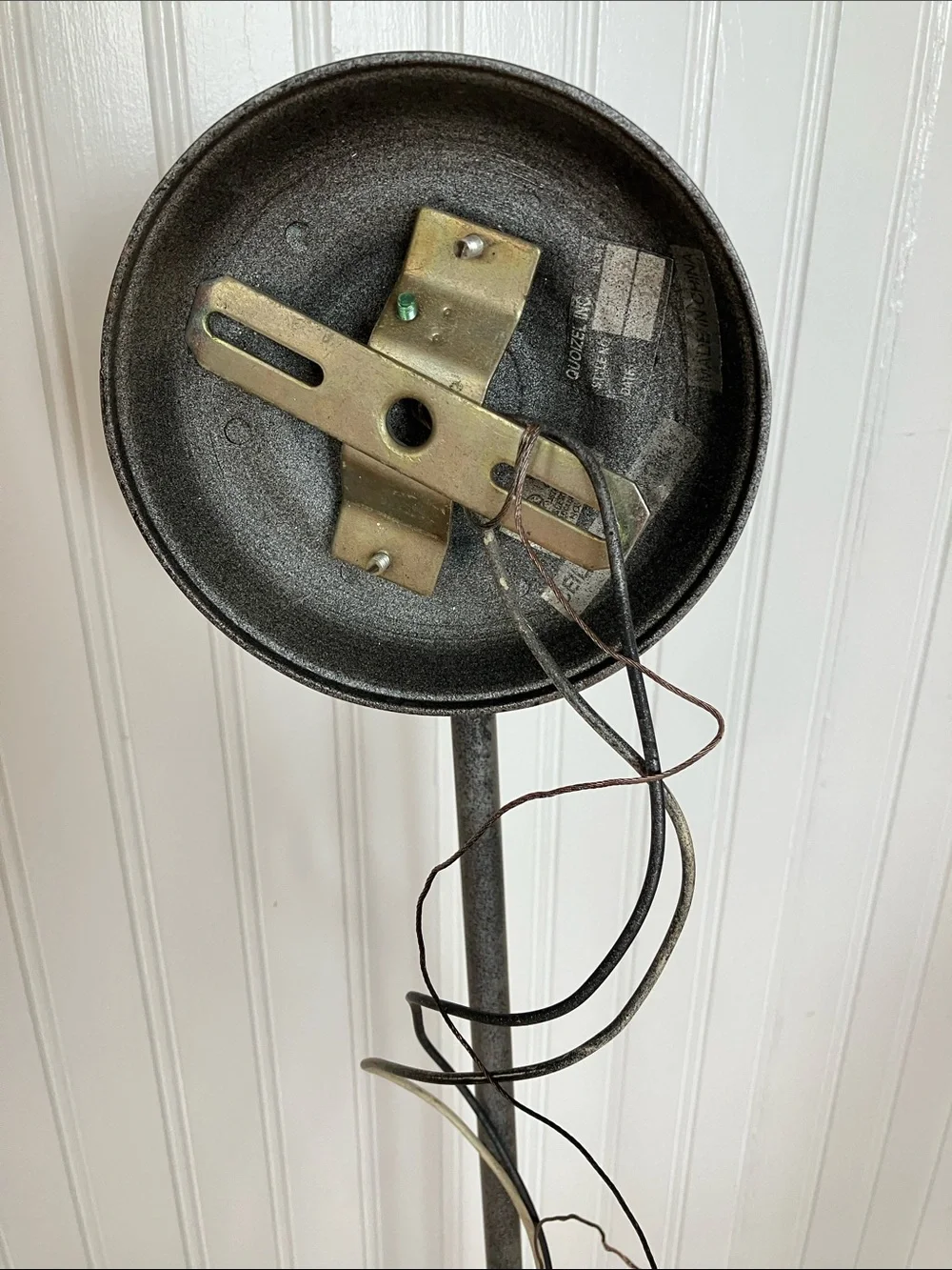 Vintage Quoizel Tiffany Style Stained Glass Pendant Hanging Ceiling Lamp